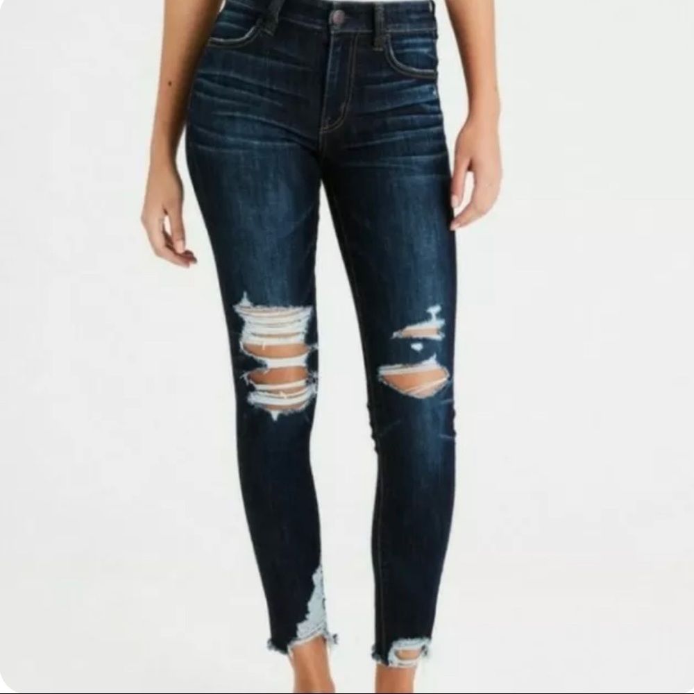 American Eagle Cropped Distressed Jeans